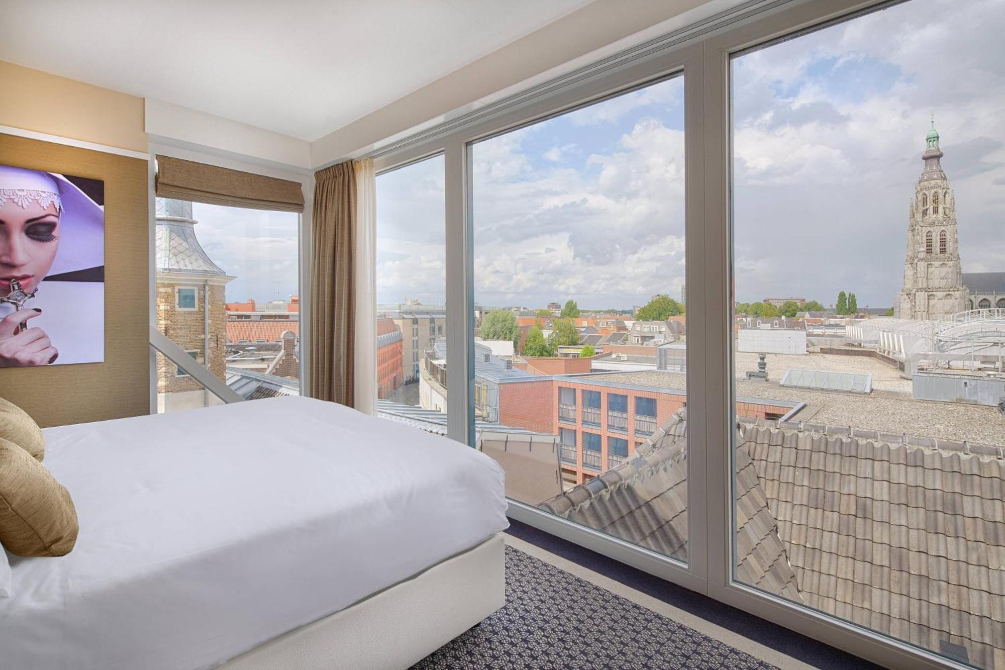 Nassau Breda, Autograph Collection 4*