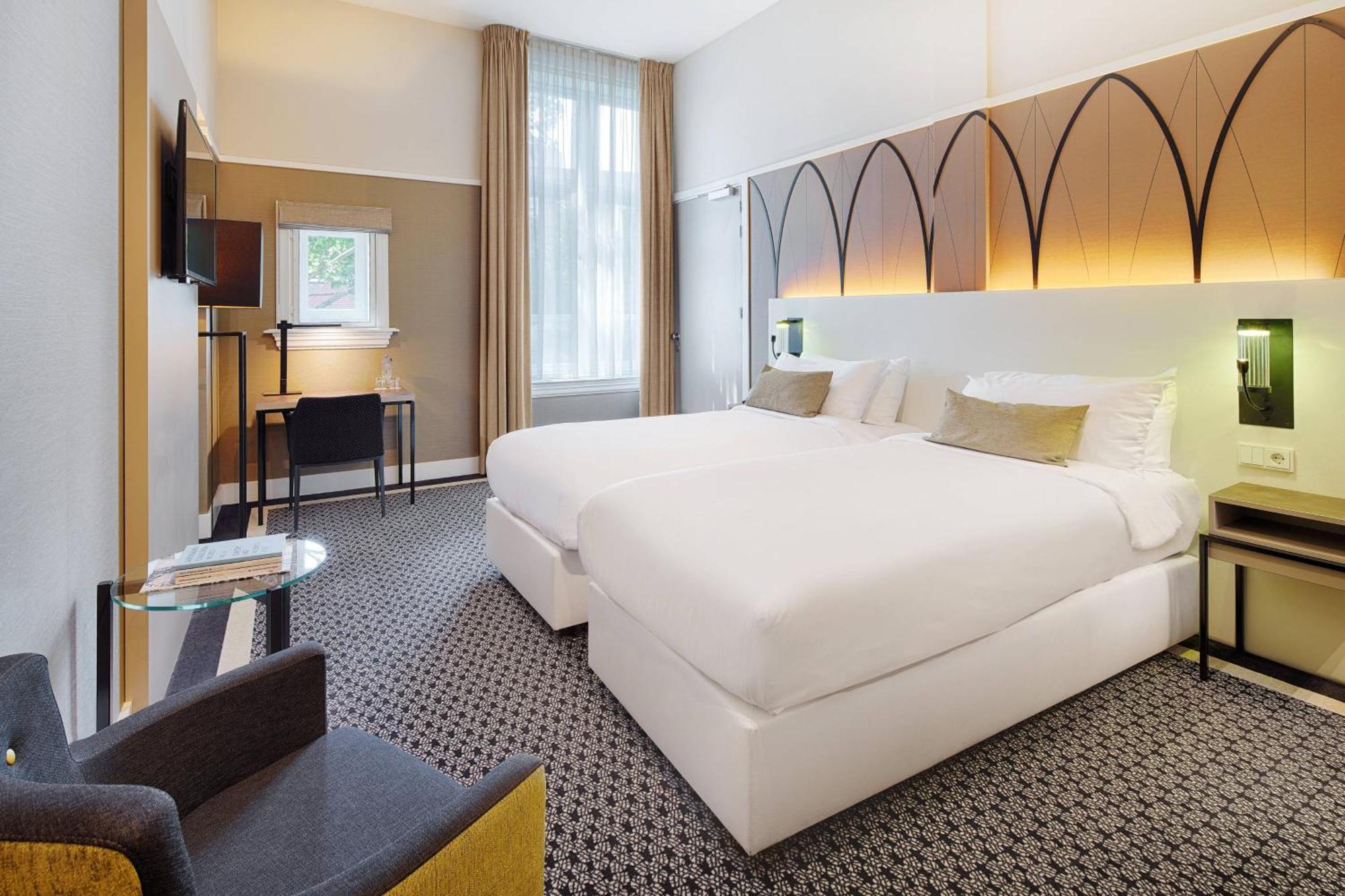 Nassau Breda, Autograph Collection 4*